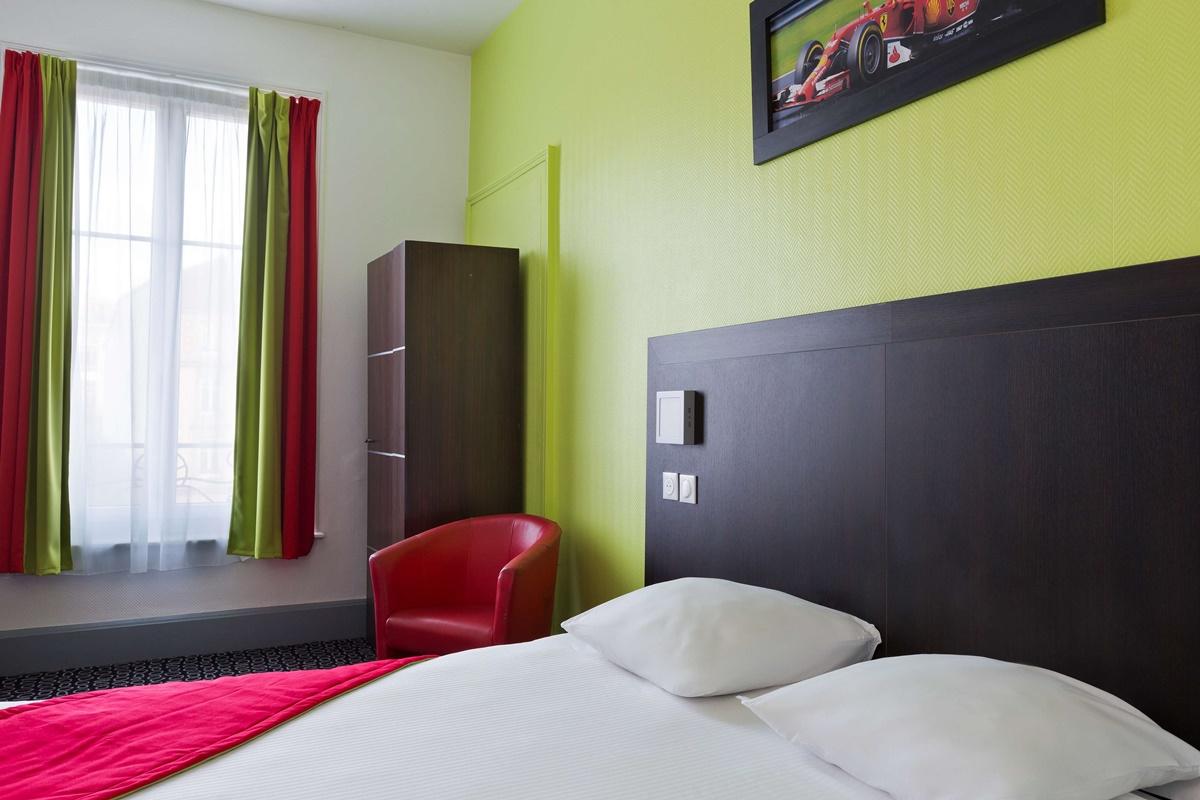 Enzo Hotels Contrexeville By Kyriad Direct Buitenkant foto